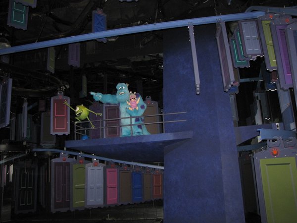 Monsters, Inc. Mike & Sulley To The Rescue! – Disney California