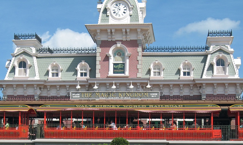 Magic Kingdom Main Street Railroad Station, Walt Disney dev…