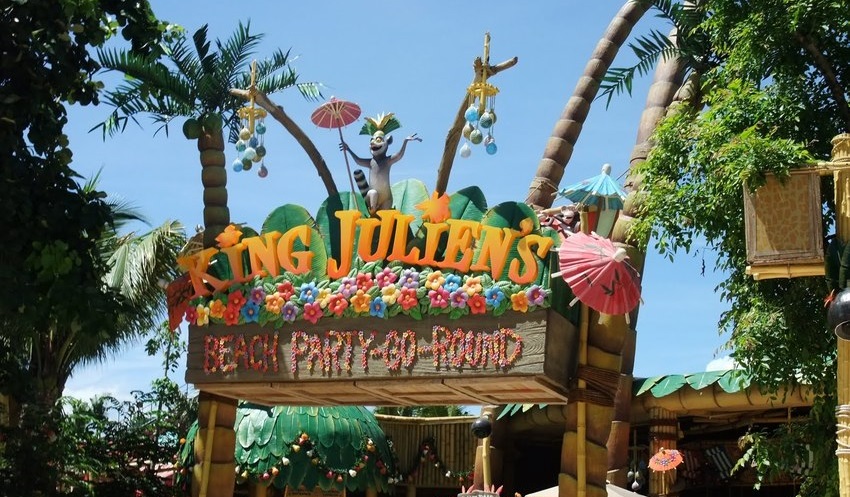 King Julien’s Beach Party-Go-Round (Universal Studios Singapore – Madagascar)