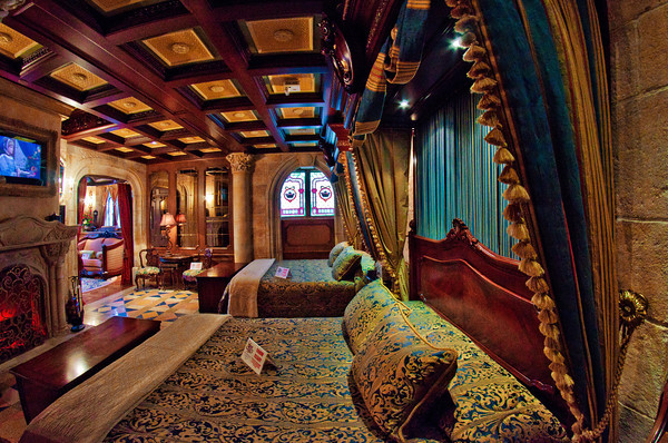 cinderella-castle-suite-bedroom-M