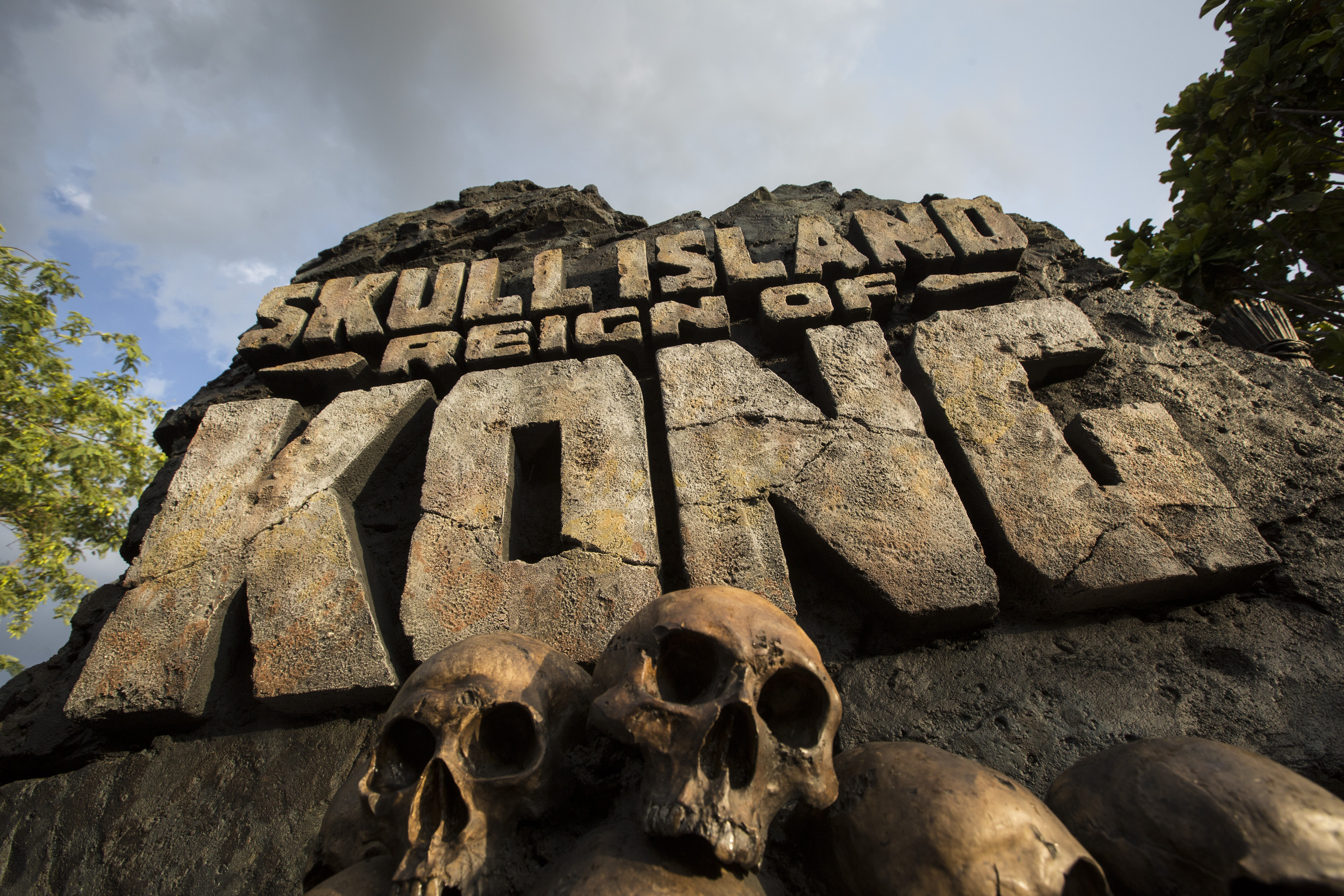 Publicity, signage, Skull Island: Reign of Kong, SIROK, Universal's Islands of Adventure, IOA, Universal Orlando Resort, UOR