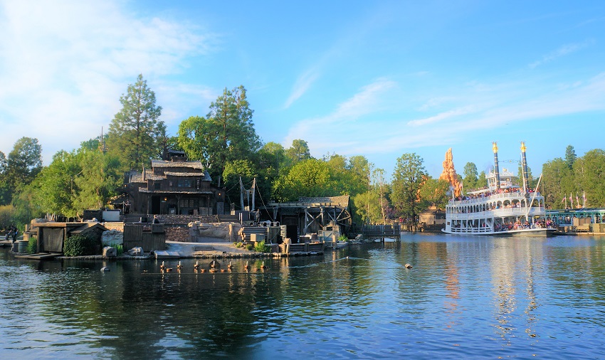 Fantasmic e outras atrações do Rivers of America retornam à Disneyland