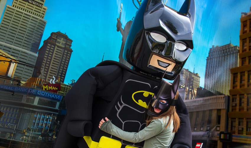 Lego Batman invade Legoland em Orlando e Reino Unido