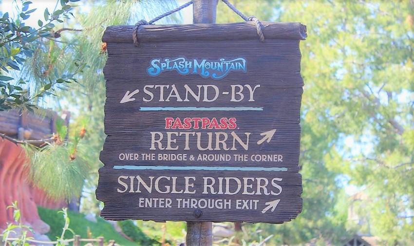 A diferença das filas Single Rider na Disney e Universal Studios